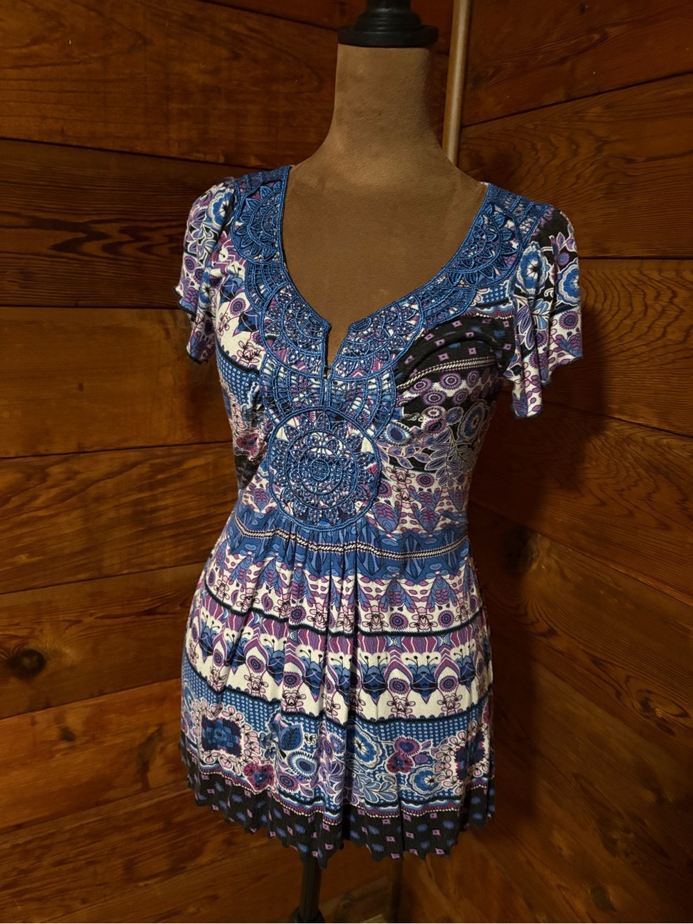 LIVE AND LET LIVE SHORT SLEEVE TUNIC
